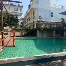 House of Busy Bee, hotel en Pokhara