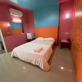 โรงแรมแฮปปี้ สามชุก Happy Motel samchuk, khách sạn ở Sam Chuk