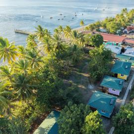 Bungalow sur la plage Pélican, hotel sa Le Carbet