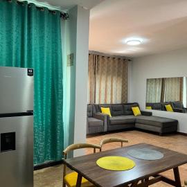 Spacious one bedroom Bangalow -8E3, hotelli kohteessa Kampala