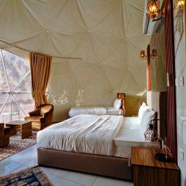 Rum Four Seasons luxury Camp & Jeep Tours, hotell i Wadi Rum