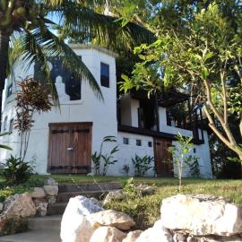Witzob Glamping Adventures, khách sạn ở Santa Elena