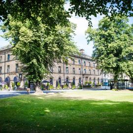 White Hart Hotel & Apartments, готель у місті Гаррогейт
