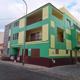 Residencial Vitoria, hotel v destinaci Ponta do Sol