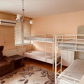 Center House Hostel, hotel en Pristina