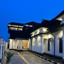 Bonny में, होटल Salt Lake Hotels & Suites