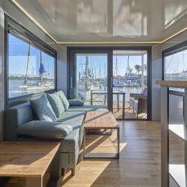 The Boathouse Company - Casa flotante experience - Real Club Náutico, El Puerto de Santa María, хотел в Ел Пуерто де Санта Мария