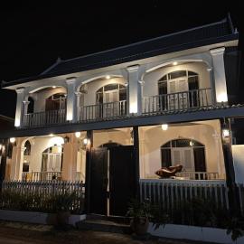 The TARA PRABANG - Luangprabang: Hondarribia şehrinde bir otel