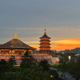 First Sight Hotel,Next to Yingtianmen Imperial City,Provide Airport and High-Speed Rail Station Pickup, hotel em Luoyang