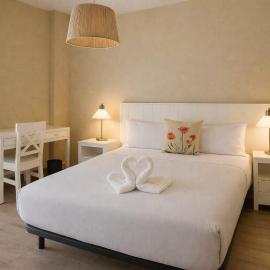 AYZ Villegas - Auto check-in property, hotell i Madrid
