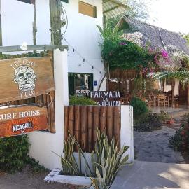 PopoyoLoco Surf House, hotel em La Albina