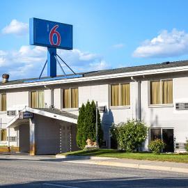Motel 6-Wenatchee, WA, хотел в Уеначи