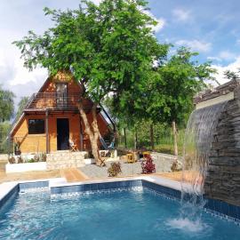 Cabaña Alpina - Ecos del Cerro, hotel Paraguaríban