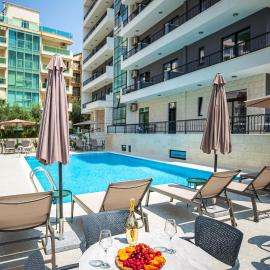 Adriatic Residence, hotel a Budva