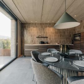 Coliving - Bord de Meuse - L'écrin Vert，位于Oupeye的酒店