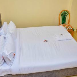 Saimo Hotel-Kabarnet, hotel Kabarnet városában