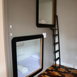 Nihon Cápsula Hotel, hotel u gradu 'Florianópolis'