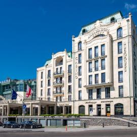 Ambassadori Tbilisi Hotel, ξενοδοχείο στην Τιφλίδα