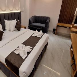 Hotel Bhagwati Grand, Jhansi,占西的飯店