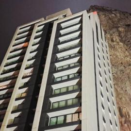 New CP High floor luxury studio with partial sea view, hotel em Gibraltar