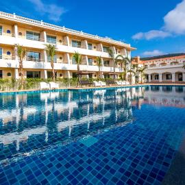 Villa Blanca Hotel & Restaurant, hotel v destinácii Chao Lao Beach