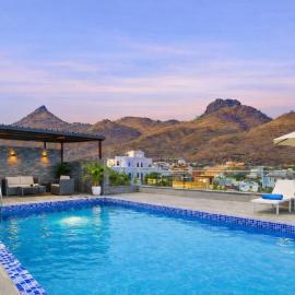 Mangal Hotel & Resorts Pool, ξενοδοχείο στο Ουνταϊπούρ