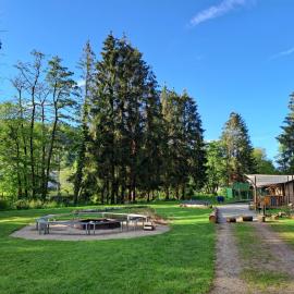 Camping Les Pommiers, hotell i Comblain-au-Pont
