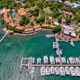 Secret Harbour Boutique Hotel and Marina, hôtel à Lance aux Épines