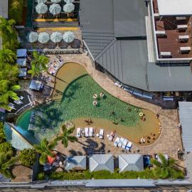 Gilligan's Hotel & Resort Cairns,位于凯恩斯的酒店