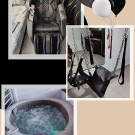 Loveroom avec siège massant et spa، فندق في كايان