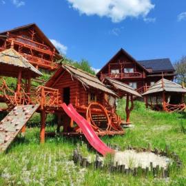 Дерев'яний котедж "Казка", hotel v destinácii Yaremche