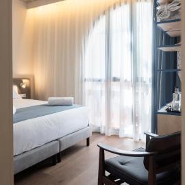 Hotel La Casa Del Sol، فندق في برشلونة