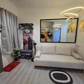 Tiny Home near Clark Airport 1BR, Loft and Netflix, hotel in Santa Maria