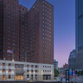 DoubleTree by Hilton Hotel & Suites Pittsburgh Downtown, hótel í Pittsburgh