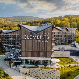 Elements Hotel&Spa、シフィエラドゥフ・ズドルイのホテル