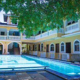 Manyatta Azure Boutique Hotel, hotel v destinaci Diani Beach