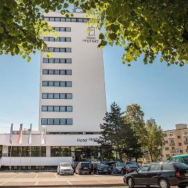 Hotel reSTART Superior, хотел в Йичин
