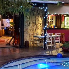 MALI Boutique Lodge & Tube 'n Axe Budget Accommodation, хотел в Стормсривиер