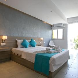 Flora Maria Suites, hotelli Agia Napassa