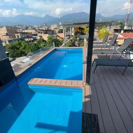 Central hotel, hotell i Tarapoto