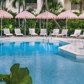 Hampton by Hilton Grand Cayman Seven Mile Beach, хотел в Джордж Таун
