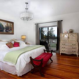 Pet Friendly Licensed Suite on Haskap Farm, hotel v mestu Kelowna