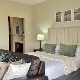 The olive stay at Ocean view Villas F7, hôtel à Port Edward