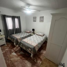 Mawoon House, hotel a Friar's Bay
