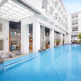 Lub d Phuket Patong - Near Patong Beach & Vibrant Social Vibe, khách sạn ở Bãi biển Patong