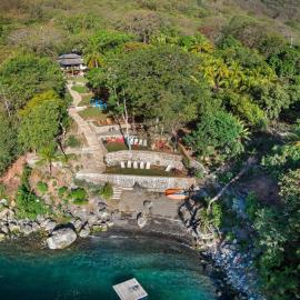 Laguna Beach Club, hotel La Lagunában
