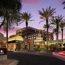 DoubleTree Suites by Hilton Phoenix, hotelli kohteessa Phoenix