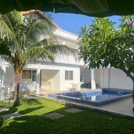 Studio avec Piscine - Cocody Angré Abidjan, hotel i Abidjan