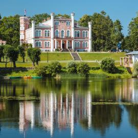 Birinu Castle, hotel u gradu Bīriņi