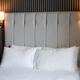 Nomi Rooms & Restaurant, хотел в Бангор